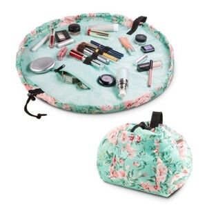 Lay-n-Go Cosmo 20" Cosmetic Bag in Green and Pink Floral Rose Print